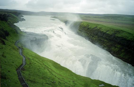 The view down the pathway leading to Gullfoss itself