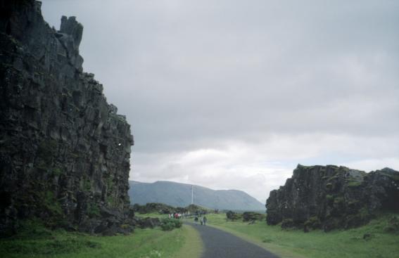 The path by the flagpole at Þingvellir